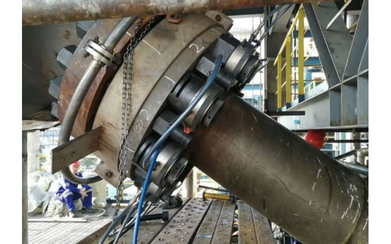 化肥氨合成塔顶盖螺栓预紧客户选用天行官方网站_天行TIANXING（中国）KWZK液压螺栓拉伸器